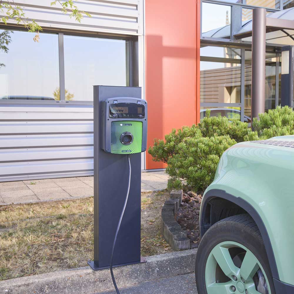 Installer une borne de recharge pour une voiture électrique - Une Pièce en  Plus